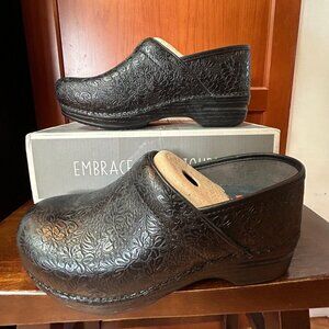 Dankso SFC Clog Black Floral Tooled XP W Size 39